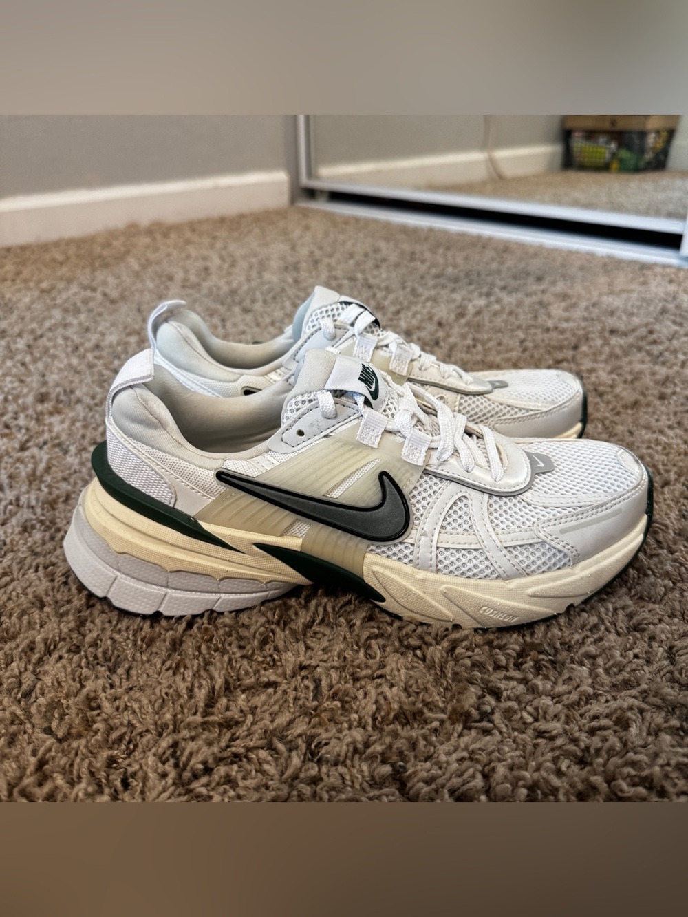 New Women’s Nike V2K Run Low Fir